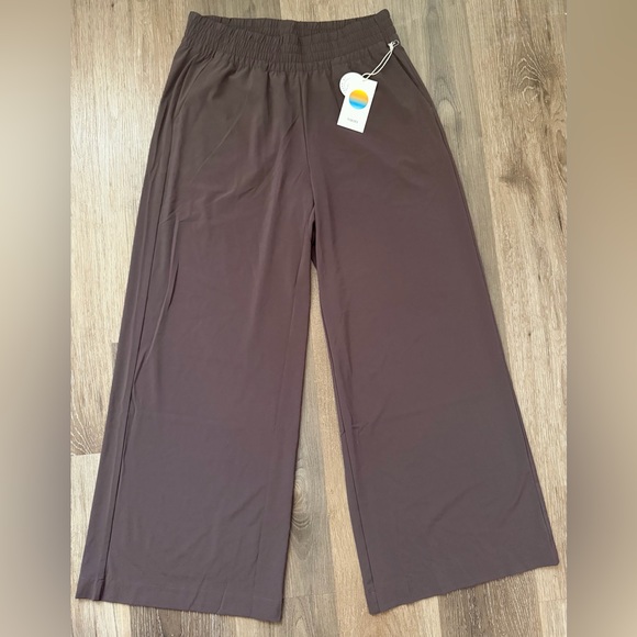 Vuori Pants - Vuori Villa Wideleg Pant Java Sz Large VW4047 NWT